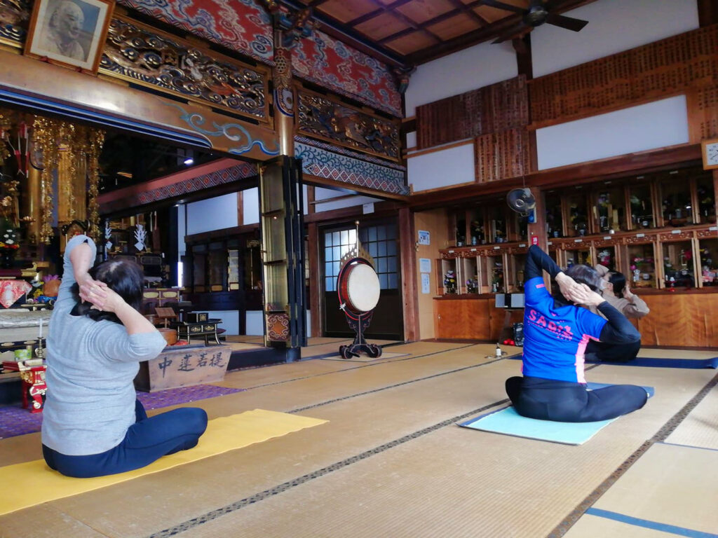 ヨガレッスン #お寺 #日蓮宗 #終活 #葬儀 #納骨 #永代供養 #檀家 #佐賀市